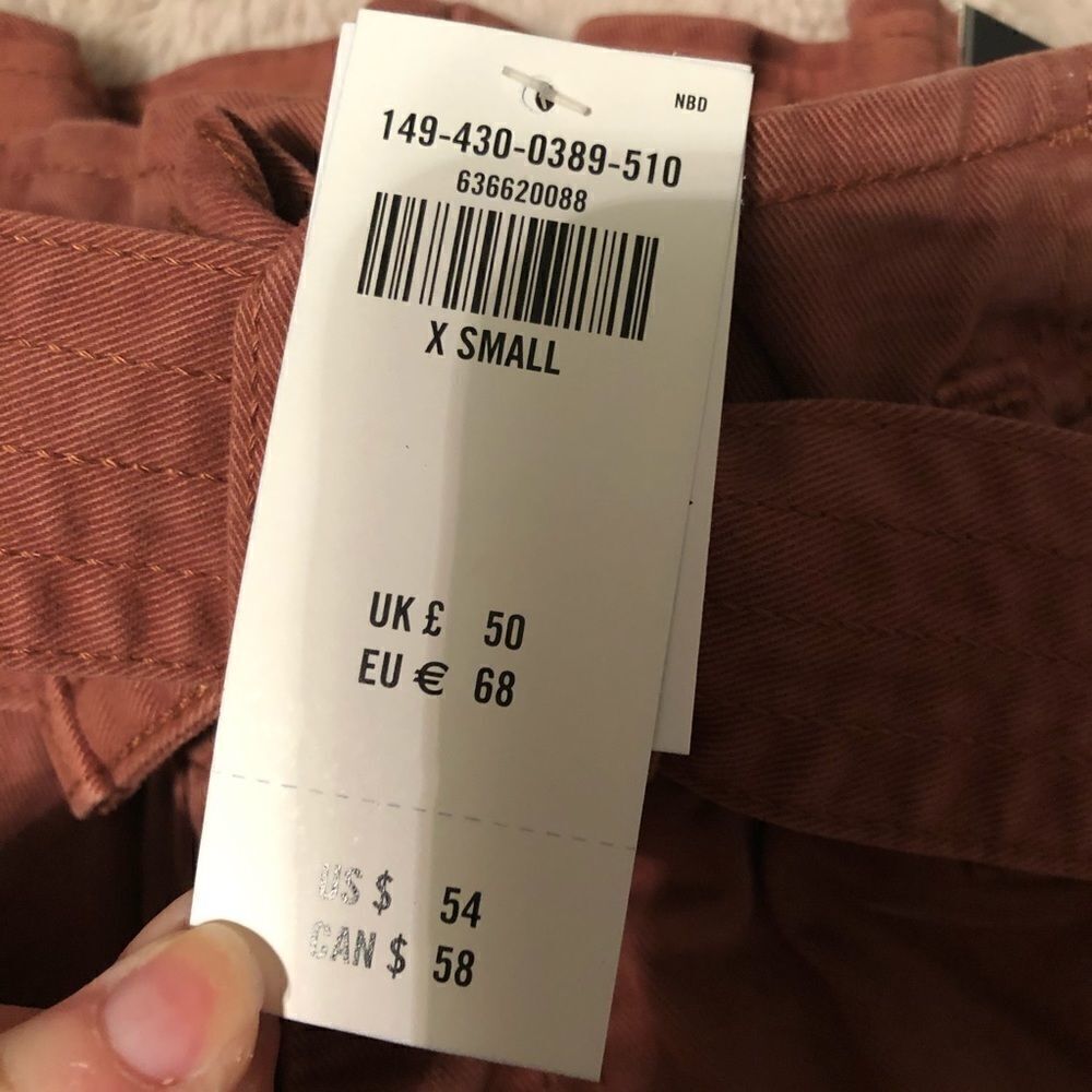 ABERCROMBIE and Fitch twill shorts - Picture 5 of 9